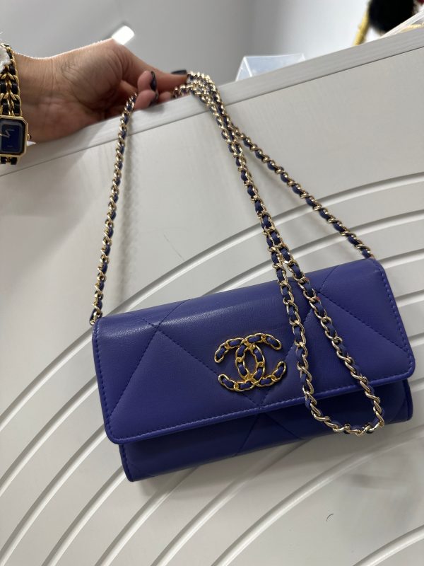 RESERVED CHANEL 19 with Chain Online Hot Sale