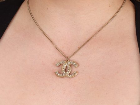 Chanel CC Pearl Pendant Necklace Supply